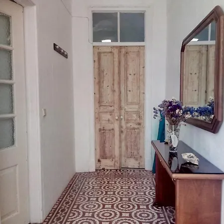 Casa Almirante Reis - Perfect Location & Rooftop بيت للعطل *
