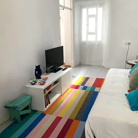 Casa Almirante Reis - Perfect Location & Rooftop 度假居